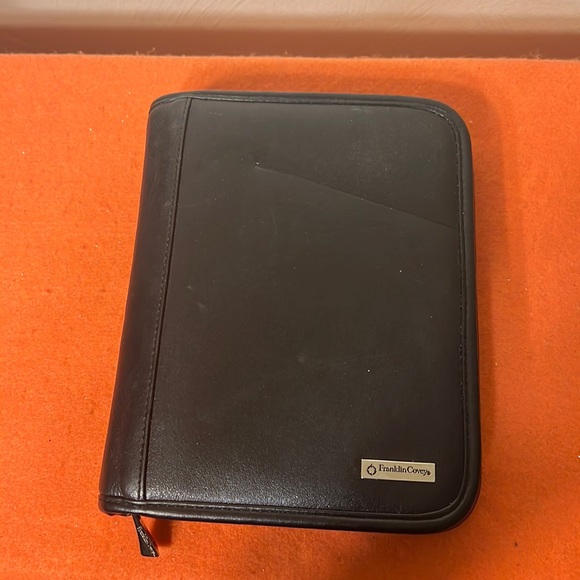 FRANKLIN COVEY Genuine Leather 6 Ring Zipper Black Binder Planner Holder - Picture 1 of 16